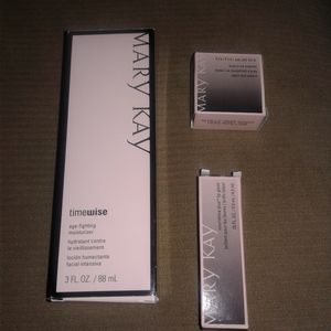 Mk moisturizer, shocktart gloss, eye shadow
